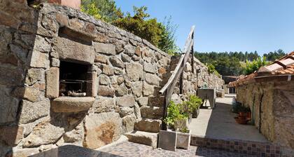 Studio 'Casa 2' with Mountain View, Shared Garden and Wi-Fi