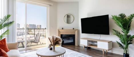 Televisie en een open haard