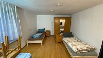 5 Schlafzimmer, WLAN, Bettwäsche