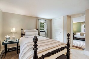 3 makuuhuonetta, työpöytä, silitysrauta/-lauta, ilmainen Wi-Fi