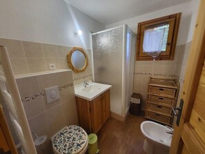 Bathroom - 100m from ski slopes, 1st floor, terrace, tv, ski locker, 50m², Montgenèvre (Montgenèvre)