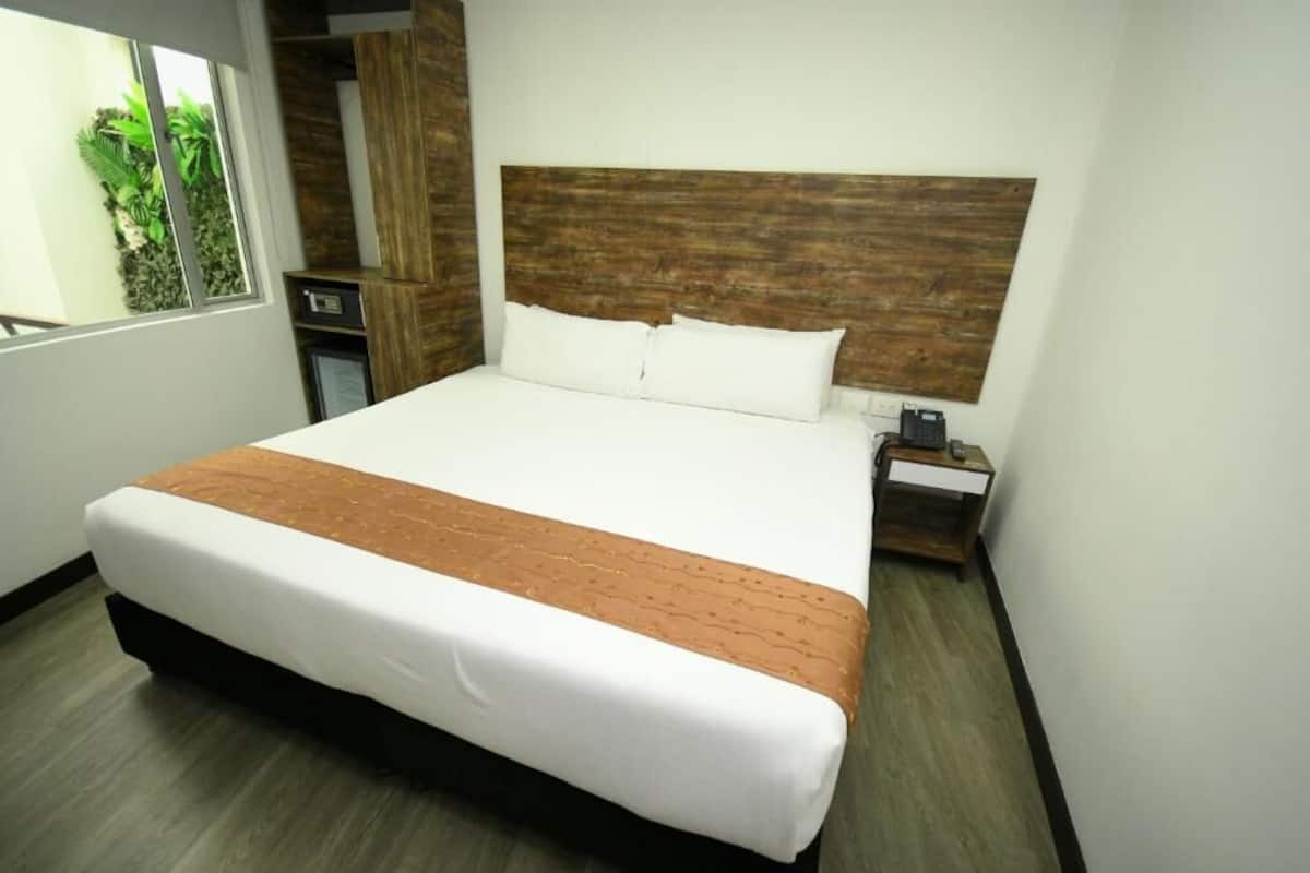 Superior Double Room | In-room safe, WiFi (free)