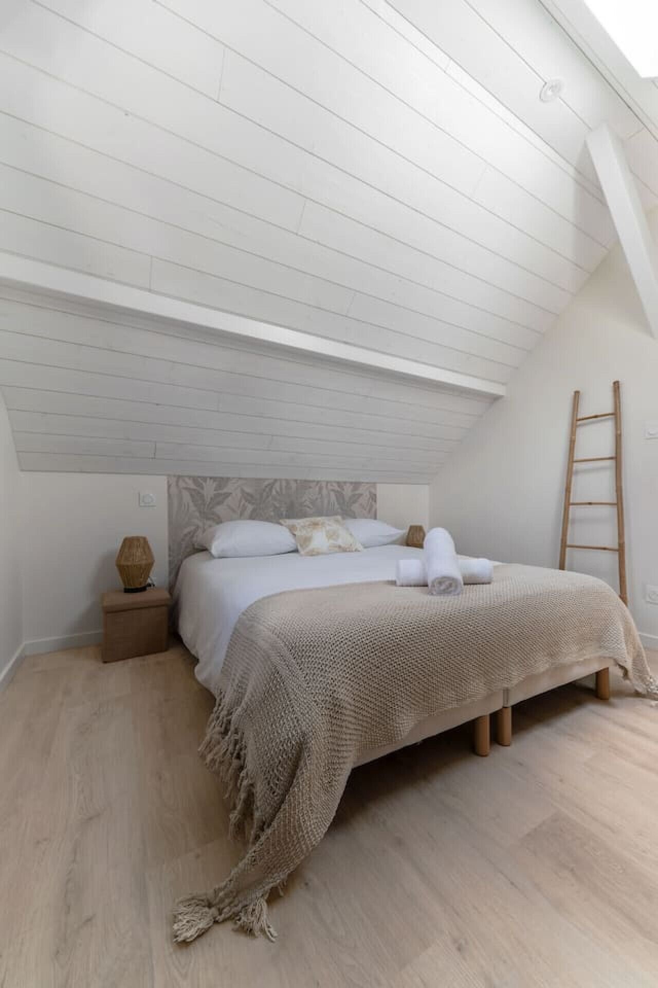 1 habitación, escritorio y insonorización 