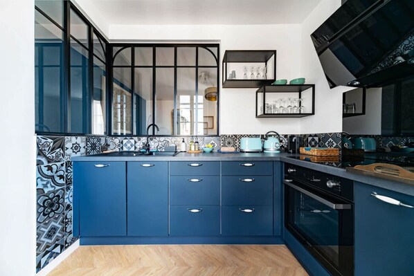 Fridge, microwave, oven, dishwasher