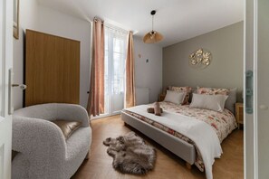 2 chambres, fer et planche à repasser, lit de bébé portatif, Wi-Fi