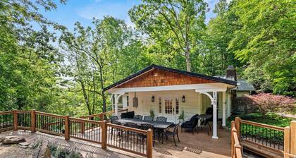 7 BDR Retreat w/Guest Houses + Waterfall+Free Tix