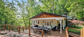 7 BDR Retreat w/Guest Houses + Waterfall+Free Tix