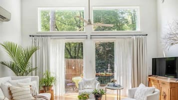 Televisie en een open haard