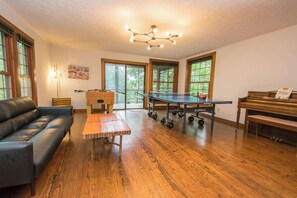 Spielezimmer
