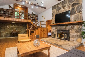 TV, fireplace, offices