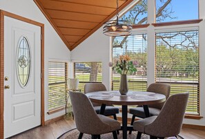 Dining - NEW* The Cozy Corner | Windermere Oaks | Lake Travis (Spicewood)