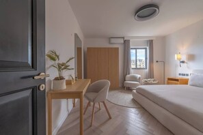 3 Schlafzimmer, Schreibtisch, Bügeleisen/Bügelbrett, kostenloses WLAN