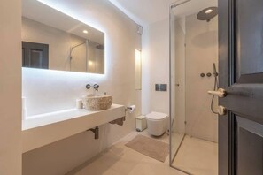 Unclassified image, 4 of 51, button