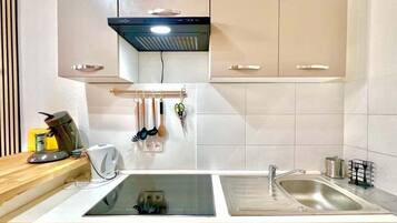 Refrigerador, microondas, horno y lavavajillas