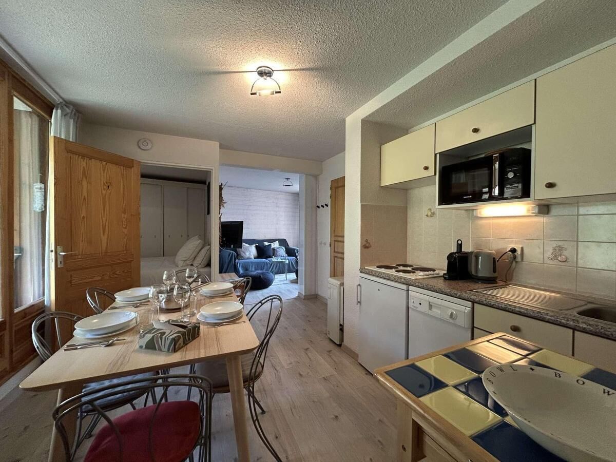 ثلاجة، ميكروويف، غسالة أطباق، ماكينة لصنع القهوة/الشاي