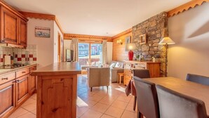 Interior - 10m from ski slopes, 4th floor, fitness, swimming pool, sauna, hammam, tv, 62m², La Plagne (La Plagne)