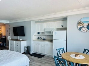 1 bedroom, iron/ironing board, free WiFi, bed sheets - ~The Shoreline~ Oceanfront Studio Condo (Daytona Beach)