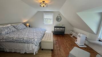 1 bedroom, desk, iron/ironing board, free WiFi