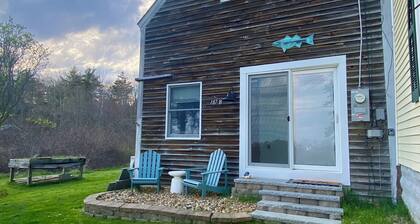 Ocean View dog friendly Cottage 4-min to Kennebunkport