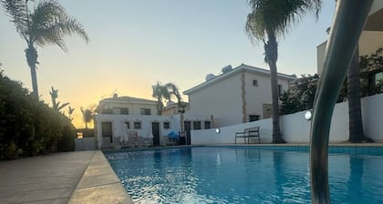 Villa mit Poolzugang und 3 Schlafzimmern für bis zu 6 Personen