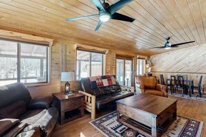TV, books - Bear Shed - South Fork, CO (South Fork)