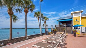 コンドミニアム キングベッド 1 台ソファーベッド付き (Lovers Key #1106) | テラス / パティオ