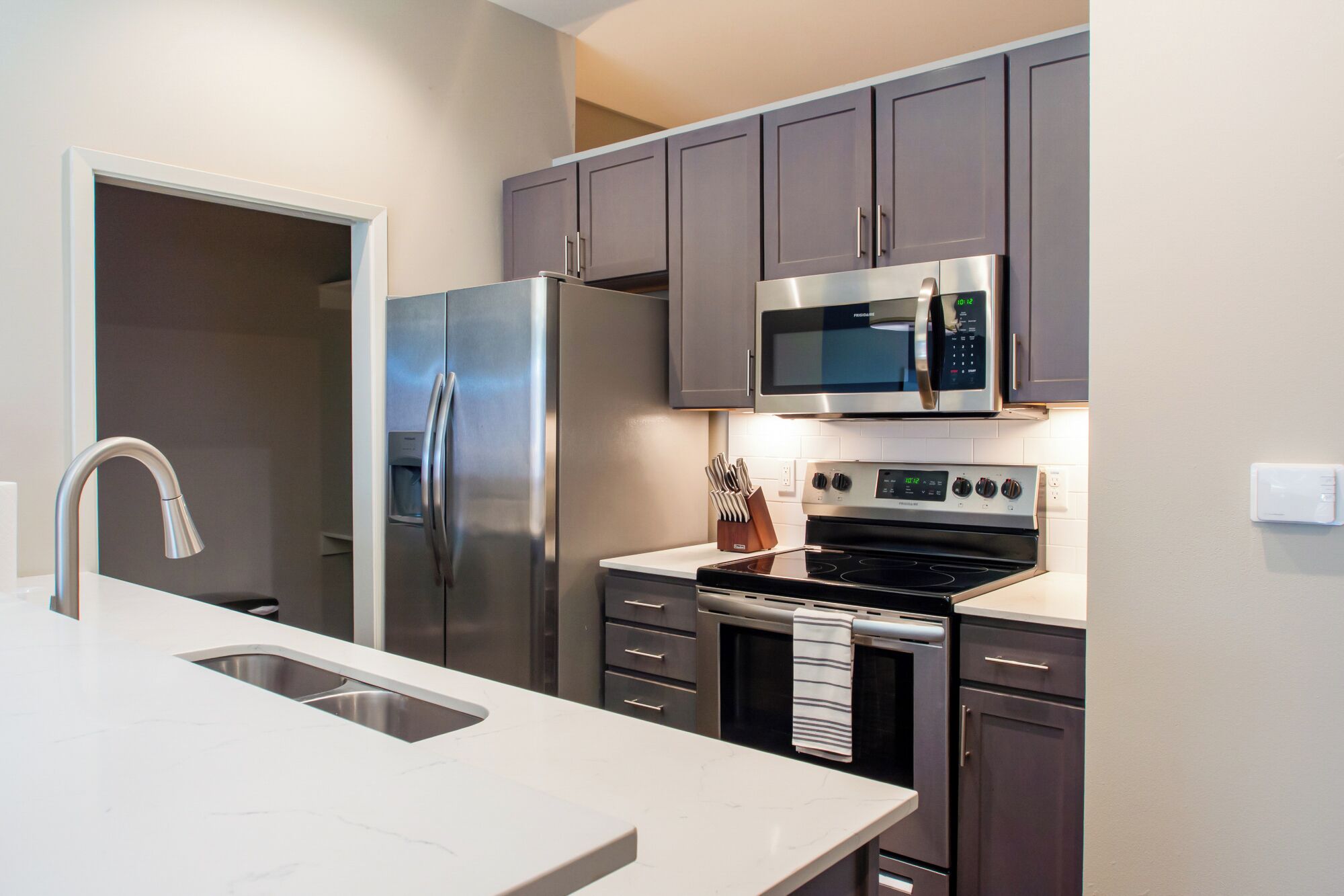 Căn hộ, 1 phòng ngủ | Bếp riêng | Tủ lạnh, lò vi sóng, lò nướng, bếp nấu 