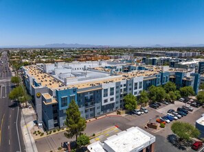 المنشأة من الخارج