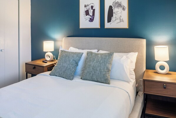 Departamento, 2 habitaciones | Decoración personalizada, muebles diferentes y ropa de cama 