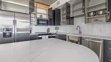 Apartment, 2 Bedrooms | Private kitchen | Full-size fridge, microwave, oven, stovetop