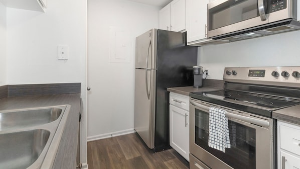 Apartment, 1 Schlafzimmer | Eigene Küche | Großer Kühlschrank, Mikrowelle, Ofen, Herdplatte