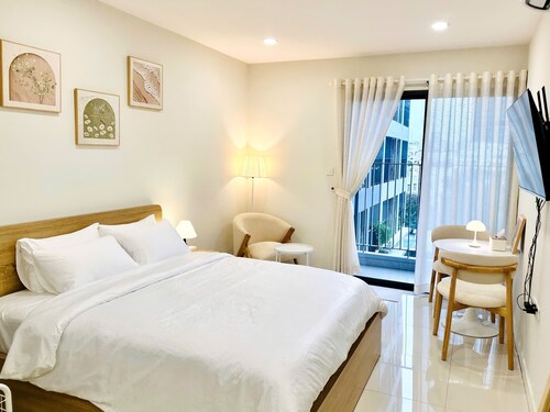 Enjoyable studio Lavida Serene, Comfy Bed - Near RMIT, SECC, Ho Chi Minh City
