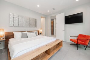 4 habitaciones, tabla de planchar con plancha, cuna de viaje y wifi 