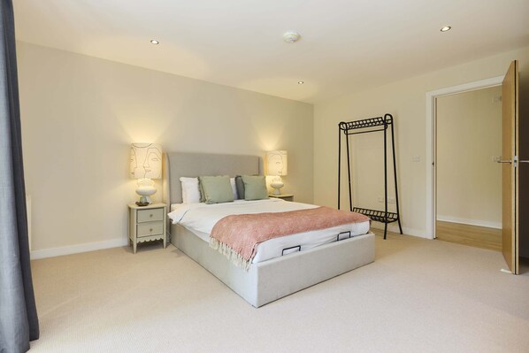 2 chambres, bureau, Wi-Fi, draps fournis