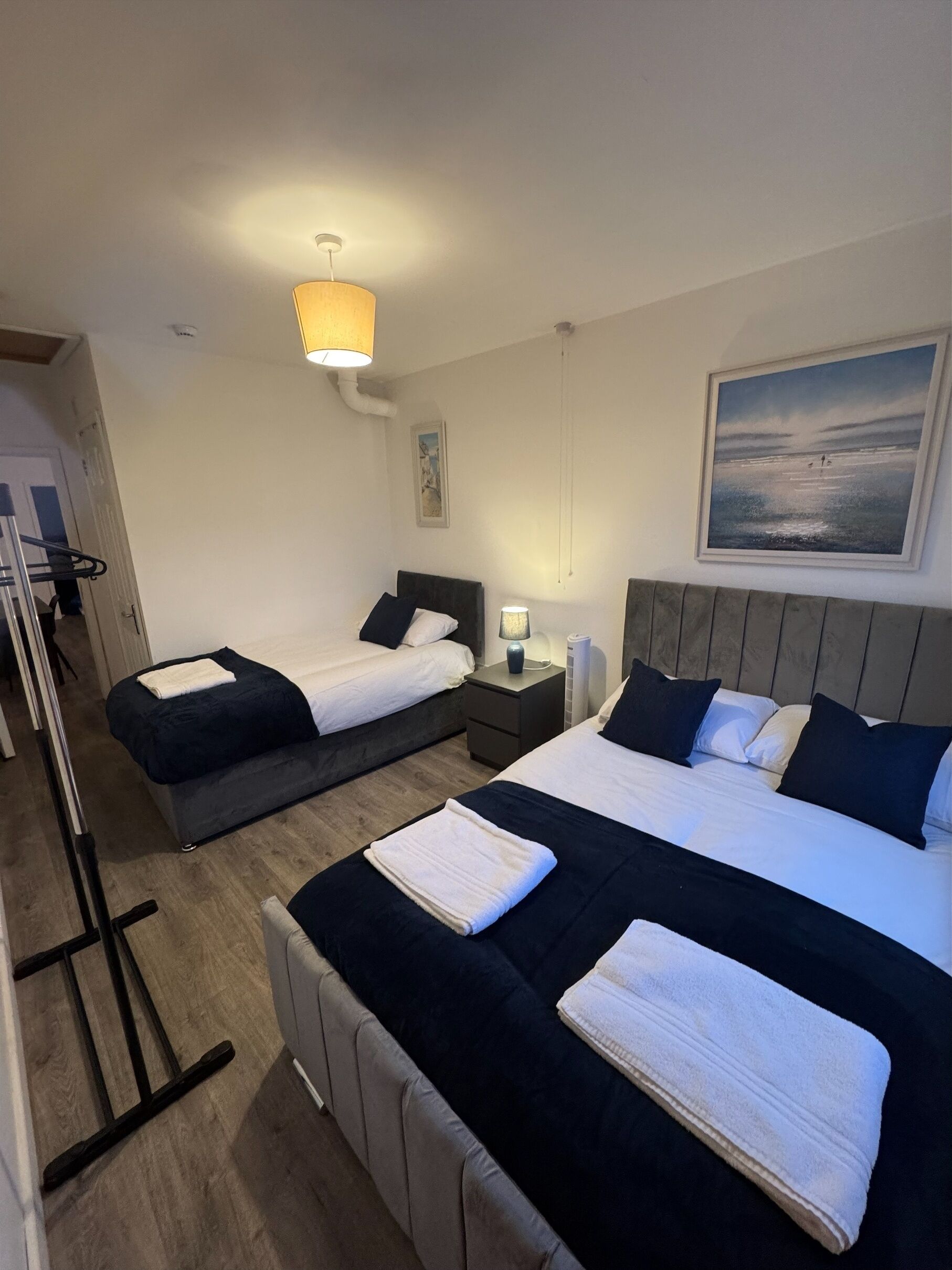 4 bedrooms, internet, bed sheets