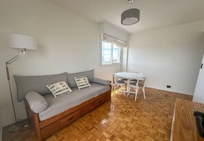 Appartement, uitzicht op de stad | Woonruimte