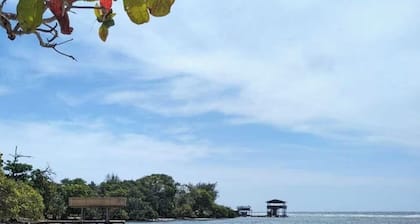 The Indigo House - 2 Bedroom Island Home