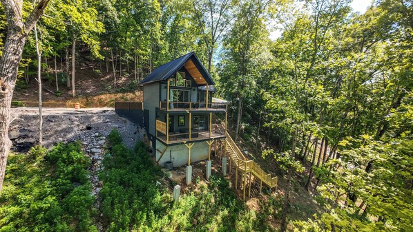 Exterior - New Lakefront Cabin • Hot Tub & Lake Access (Sevierville)