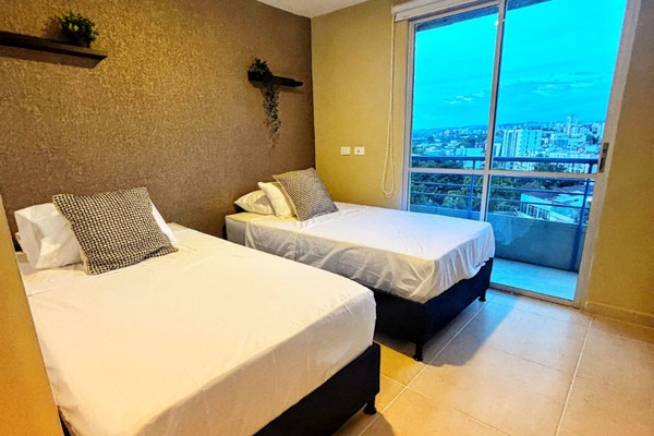 4 bedrooms, iron/ironing board, internet, bed sheets
