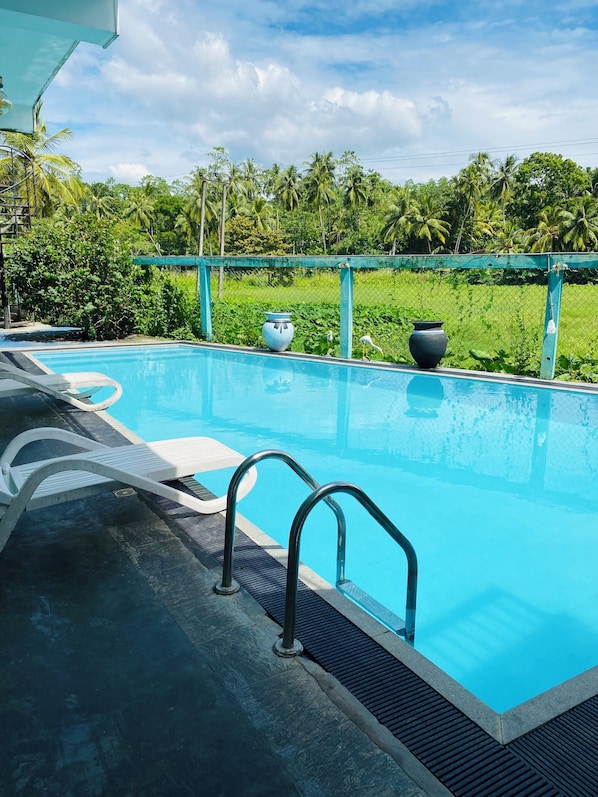 10 indoor pools