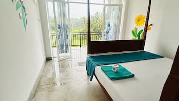 Caja de seguridad en la habitación y decoración personalizada