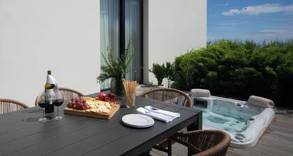 A perfect symbiosis between accommodation and equestrian tourism on the island of São Miguel.