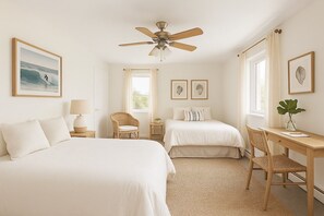 3 bedrooms, WiFi, bed sheets - Hampton Gem: Heated Pool, BBQ, 5 Min to the Beach (Hampton Bays)