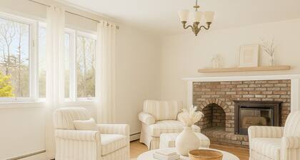 Hampton Gem: Heated Pool, BBQ, 5 Min to the Beach