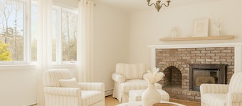 Hampton Gem: Heated Pool, BBQ, 5 Min to the Beach
