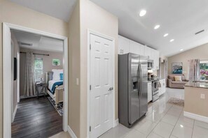 3 chambres, fer et planche à repasser, Wi-Fi, draps fournis