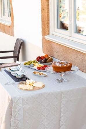 Alimentos y bebidas