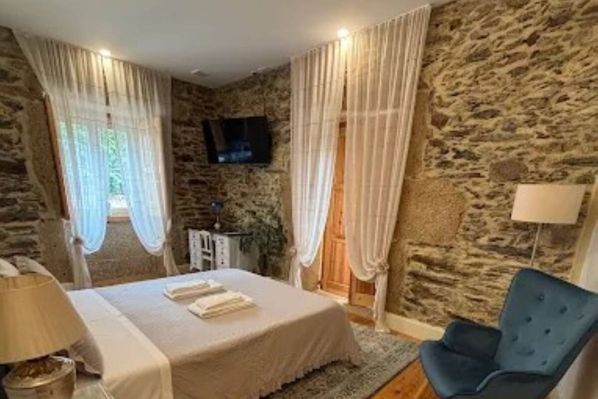 Family Tek Büyük Yataklı Oda, Balkon, Bahçe Manzaralı | Ücretsiz kablosuz İnternet 