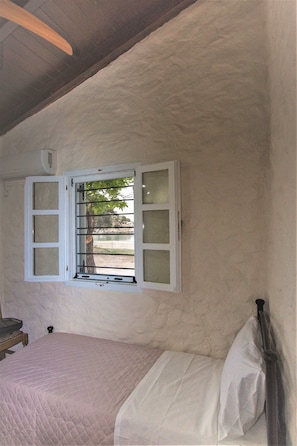 2 quartos, ferros/tábuas de passar roupa, Wi-Fi, roupa de cama