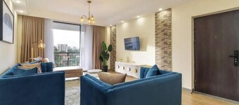 Condo with a view, pool&gym